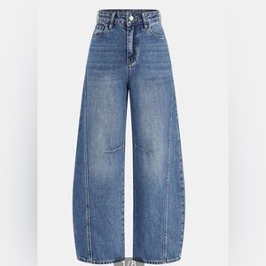 NWT Commense Curved Leg Jeans in Blue. Size X-Small